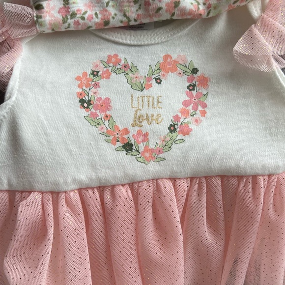 Nicole Miller - 6/9 months 4 piece set - Picture 5 of 5